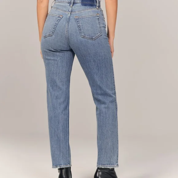 Abercrombie & Fitch Curve Love Ankle Straight Jeans - Picture 3 of 4